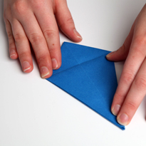 Синий дракончик из бумаги. Оригами. Шаг 9
