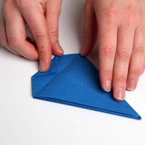 Синий дракончик из бумаги. Оригами. Шаг 10