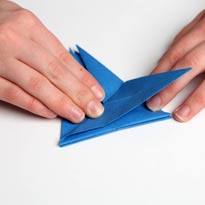 Синий дракончик из бумаги. Оригами. Шаг 21