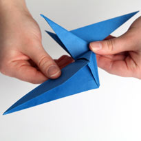 Синий дракончик из бумаги. Оригами. Шаг 26