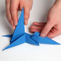 Синий дракончик из бумаги. Оригами. Шаг 27