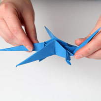 Синий дракончик из бумаги. Оригами. Шаг 32