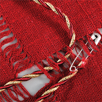Новогодние красные салфетки с мережкой и золотым шнуром. Шаг 6