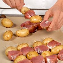 Шашлыки из свинины и картофеля. Шаг №1. Шаг 1