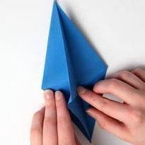 Синий дракончик из бумаги. Оригами. Шаг 17