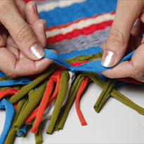Плетение коврика из трикотажа. Шаг 5