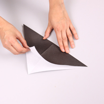 Хэллоуин своими руками: Летучая мышь оригами. Шаг 1