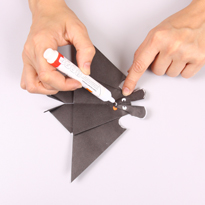 Хэллоуин своими руками: Летучая мышь оригами. Шаг 7