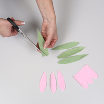 Как сделать тюльпан из бумаги. Шаг 2