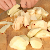 Яблочный пудинг с кедровыми орешками. Шаг 1